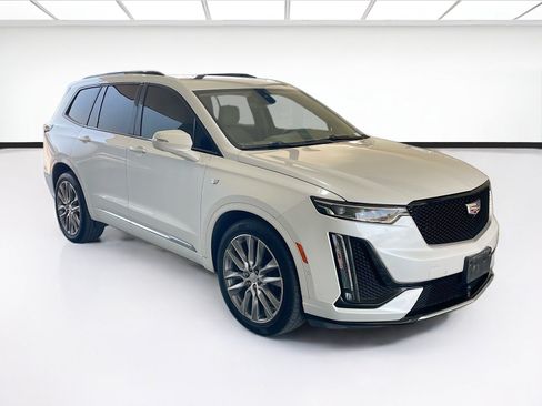 Used 2020 Cadillac XT6 Sport w/ Platinum Package AWD/4WD image 3