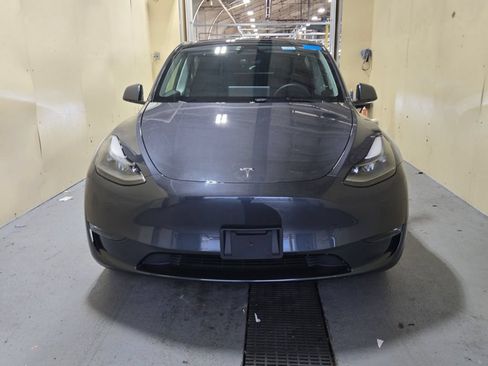 Used 2023 Tesla Model Y Long Range AWD/4WD image 2