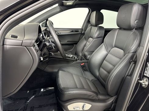 Certified 2026 Porsche Macan Turbo AWD/4WD image 5