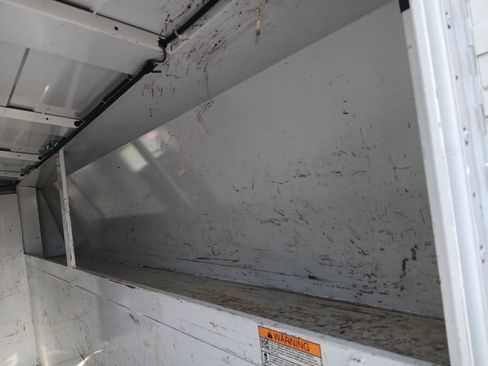 Used 2016 Chevrolet Express 3500 RWD image 9