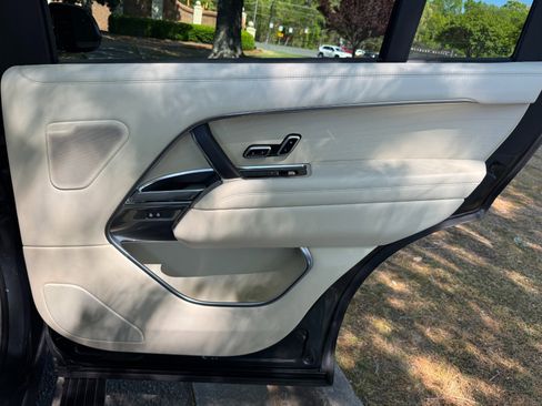 Used 2023 Land Rover Range Rover Long Wheelbase Autobiography image 58