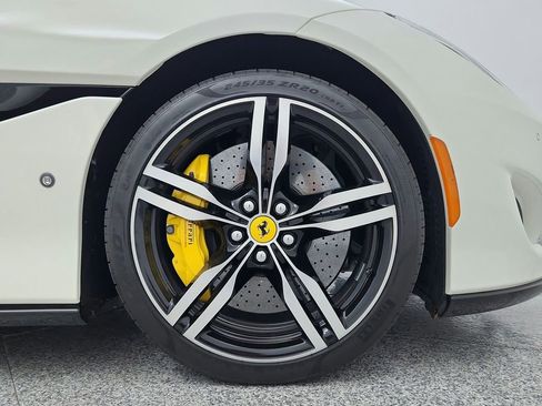 Used 2020 Ferrari Portofino image 14