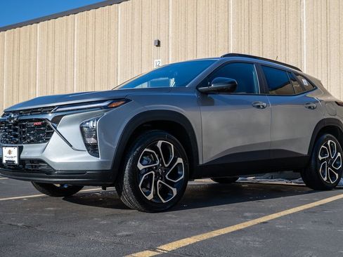 New 2026 Chevrolet Trax RS image 4