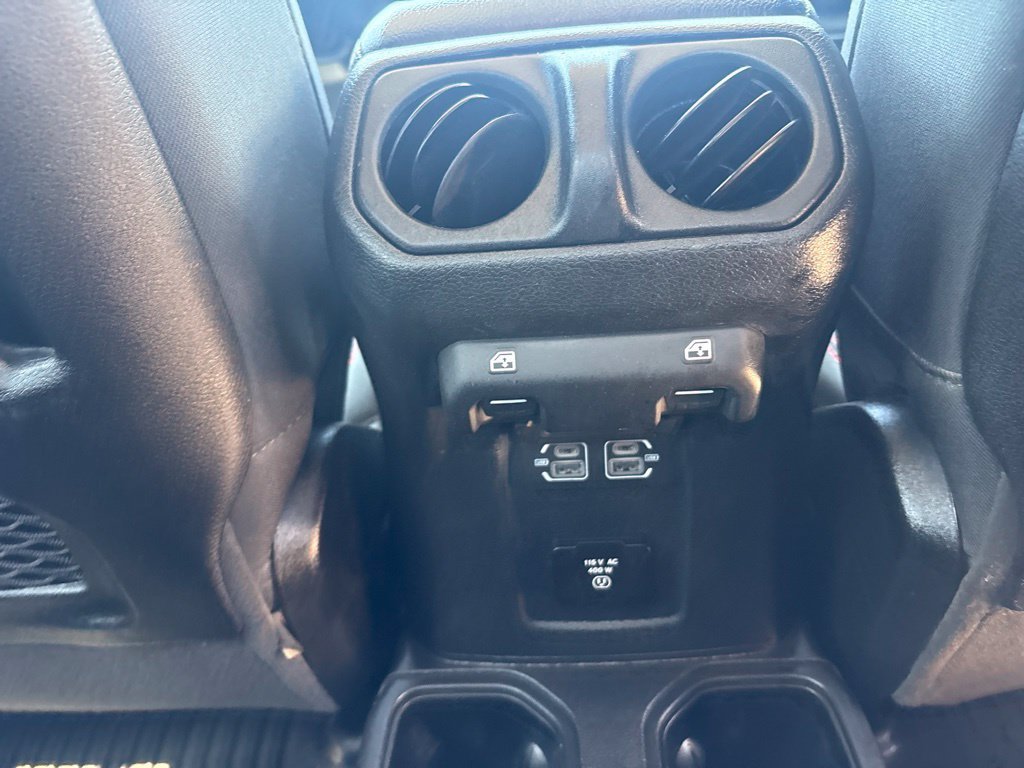 Used 2022 Jeep Gladiator Rubicon w/ Cold Weather Group AWD/4WD image 31