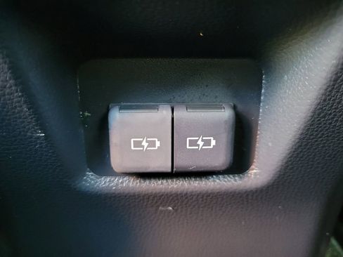 Used 2023 Toyota RAV4 XLE Premium image 13