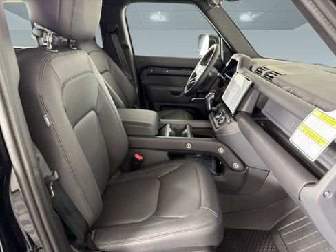Used 2026 Land Rover Defender 110 S image 21