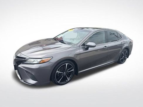 Used 2018 Toyota Camry XSE FWD image 7