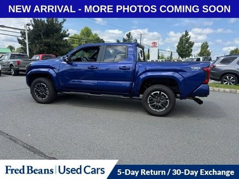 Used 2024 Toyota Tacoma TRD Sport w/ TRD Sport Upgrade Package AWD/4WD image 4