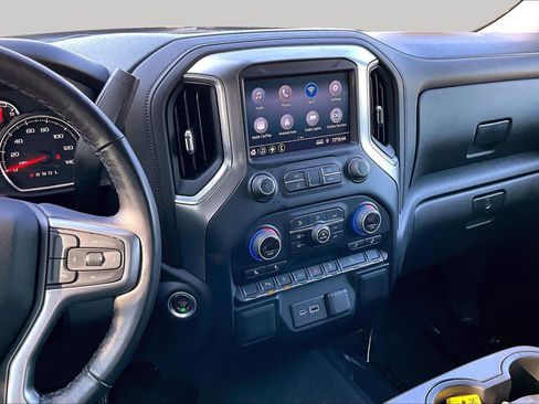 Used 2022 Chevrolet Silverado 1500 LT w/ Z71 Off-Road Package AWD/4WD image 7