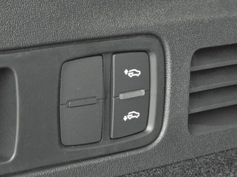 Certified 2025 Audi Q5 Prestige image 27