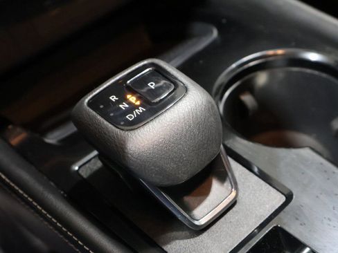 Used 2023 Nissan Rogue SL w/ SL Premium Package image 32