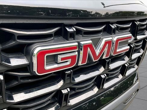 Used 2024 GMC Canyon Elevation w/ Elevation Premium Package AWD/4WD image 28