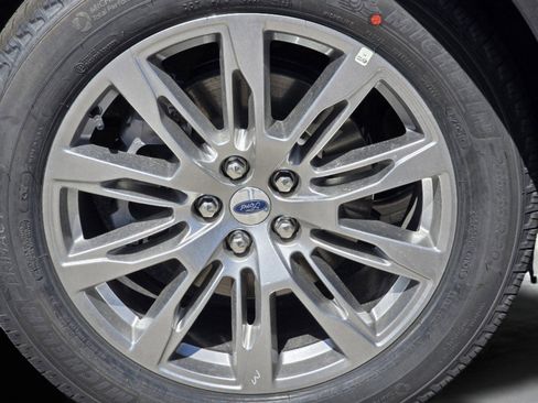 New 2026 Ford Explorer Active w/ Active Comfort Package image 19