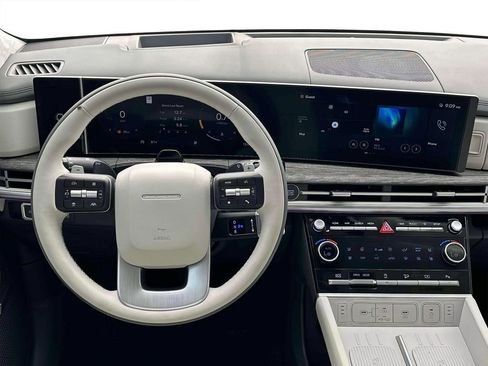 Used 2025 Hyundai Santa Fe Calligraphy image 17