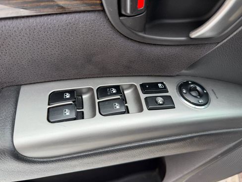 Used 2010 Hyundai Santa Fe SE image 25