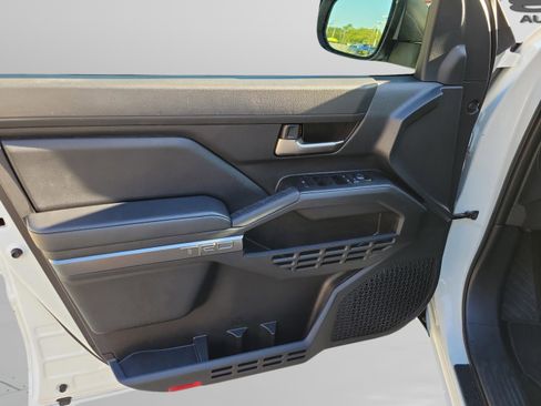Certified 2025 Toyota Tacoma TRD Off-Road image 26