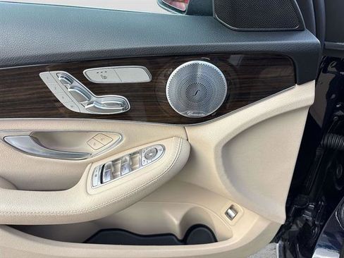 Used 2020 Mercedes-Benz C 300 4MATIC Sedan image 19