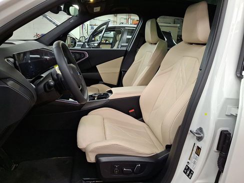 Used 2025 BMW X3 xDrive30i w/ Convenience Package image 10
