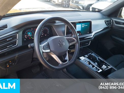 Used 2024 Volkswagen Atlas Cross Sport SE image 16
