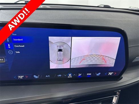 Used 2024 Chevrolet Traverse LT image 15