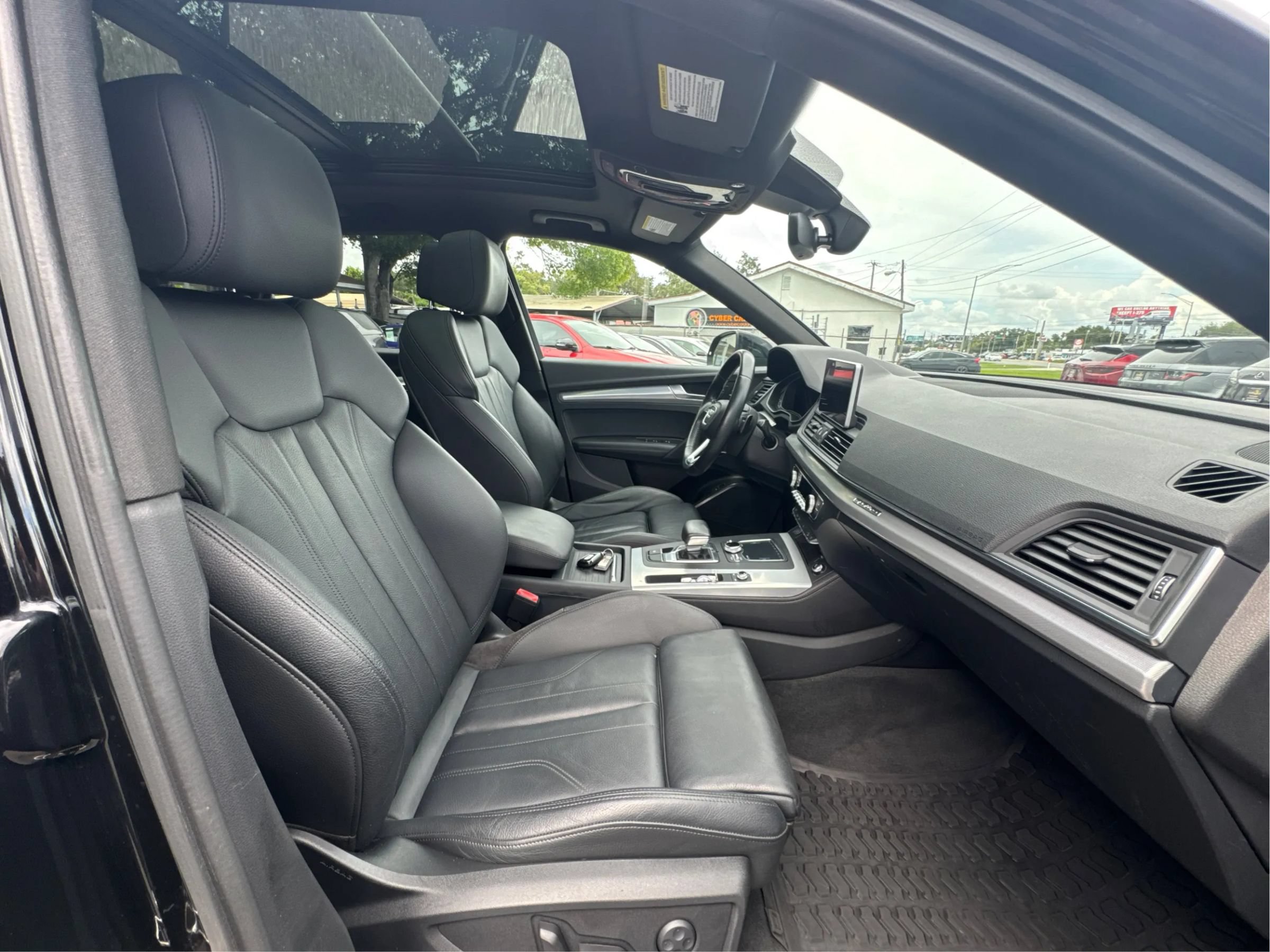 Used 2020 Audi Q5 2.0T Titanium Premium Plus w/ Premium Plus Package AWD/4WD image 24