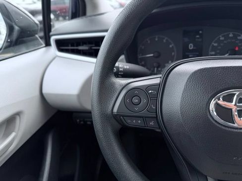 Used 2025 Toyota Corolla LE FWD image 25