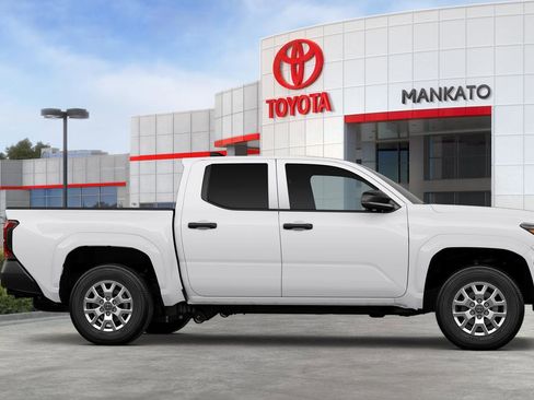 Used 2025 Toyota Tacoma SR image 43