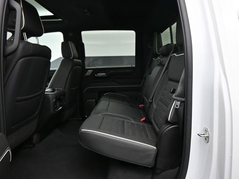 Used 2025 GMC Sierra 2500 AT4X image 19