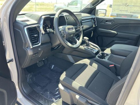 New 2026 GMC Canyon Elevation w/ LPO, Black Badging Package RWD image 9