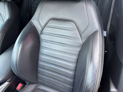 Used 2023 Alfa Romeo Stelvio Veloce AWD/4WD image 32