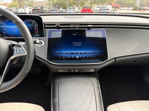 Used 2024 Mercedes-Benz E 350 4MATIC Sedan image 19