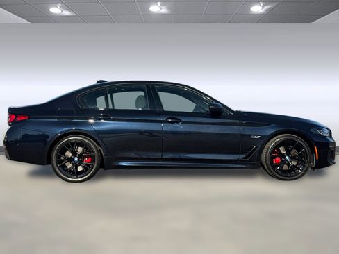 Used 2023 BMW 530e w/ Executive Package image 7