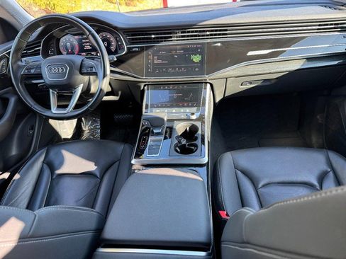 Used 2019 Audi Q8 Premium Plus w/ Premium Plus image 11