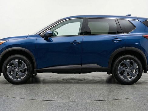 Used 2025 Nissan Rogue SV FWD image 5