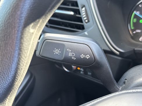 Used 2021 Ford Escape SE image 16