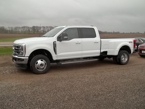 Used 2024 Ford F350 Lariat w/ FX4 Off-Road Package AWD/4WD image 1