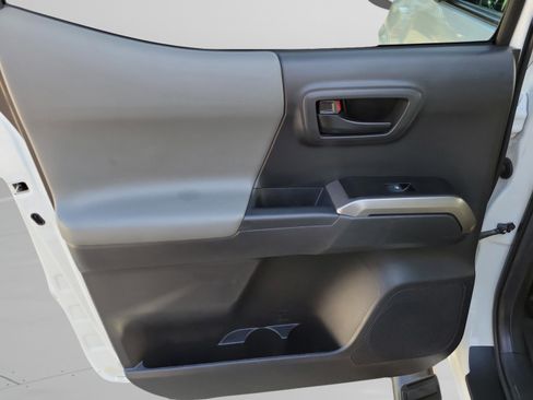 Used 2022 Toyota Tacoma SR5 image 14