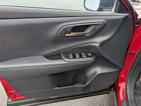 Used 2025 Toyota Crown Signia w/ Advanced Technology Package image 14