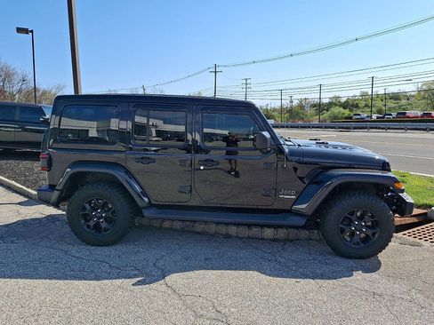 Used 2019 Jeep Wrangler Unlimited Sahara w/ Quick Order Package 24M Moab AWD/4WD image 7