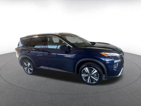 Used 2026 Nissan Rogue SL AWD/4WD image 2
