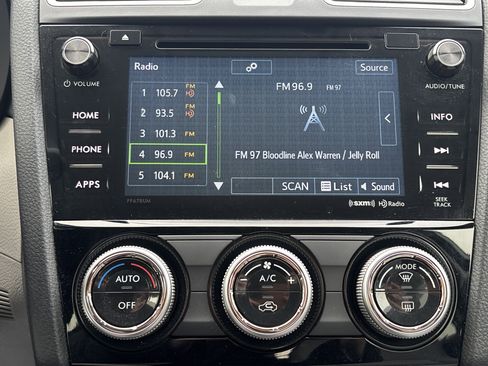 Used 2017 Subaru Forester 2.5i Premium w/ All-Weather Package image 22