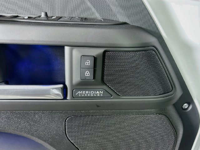 New 2026 Land Rover Defender 110 X-Dynamic SE AWD/4WD image 19