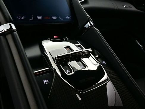 Used 2023 Ferrari Roma image 11