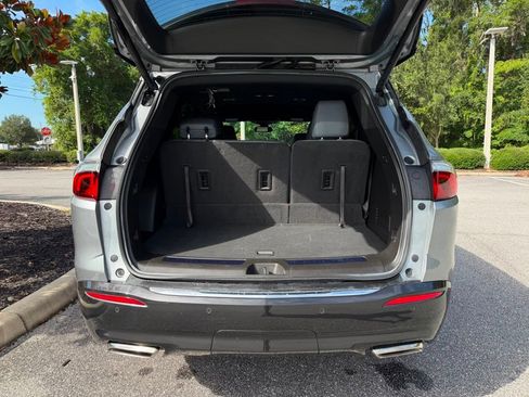Used 2023 Buick Enclave Essence FWD image 27