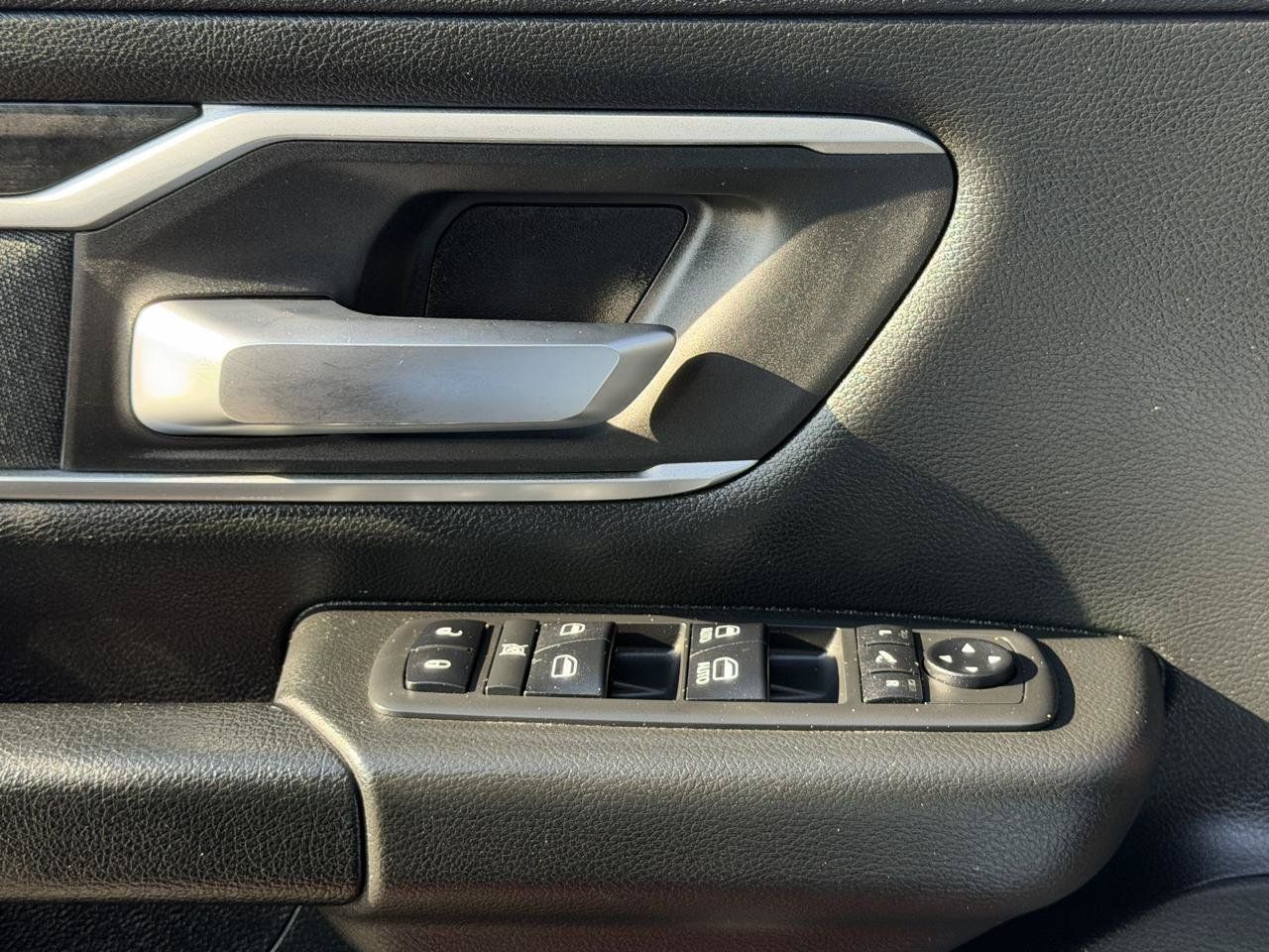 Used 2019 RAM 1500 Big Horn AWD/4WD image 14