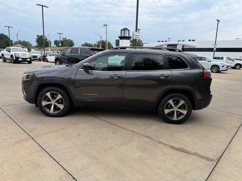 Used 2022 Jeep Cherokee Limited AWD/4WD image 8