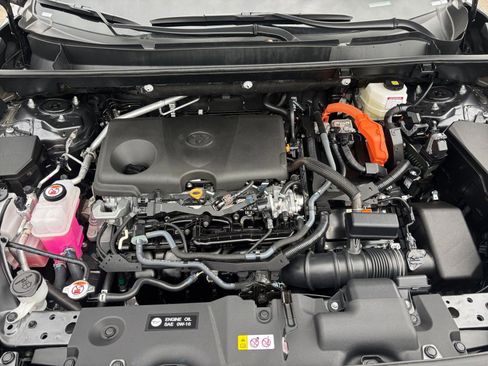 Used 2025 Toyota RAV4 LE image 28