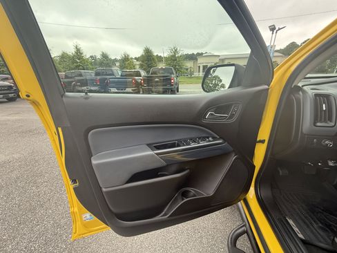 Used 2015 Chevrolet Colorado Z71 w/ Trail Boss Edition image 12