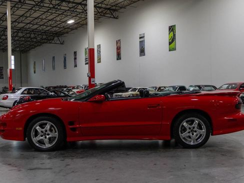 Used 2001 Pontiac Firebird Trans Am RWD image 3