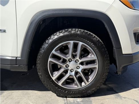 Used 2020 Jeep Compass Latitude AWD/4WD image 7